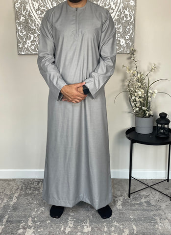 Men’s Silver Grey Omani Thobe Jubbah