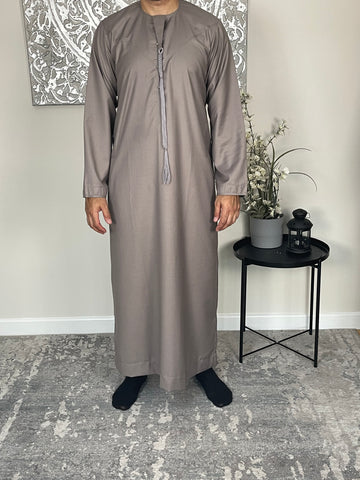 (Premium Men’s Grey Emirati Thobe